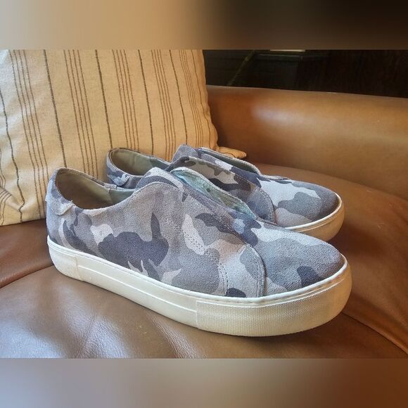 J/Slides Gray Camo Print Slip-on Shoes Size 9.5, Great Condition - Picture 7 of 8
